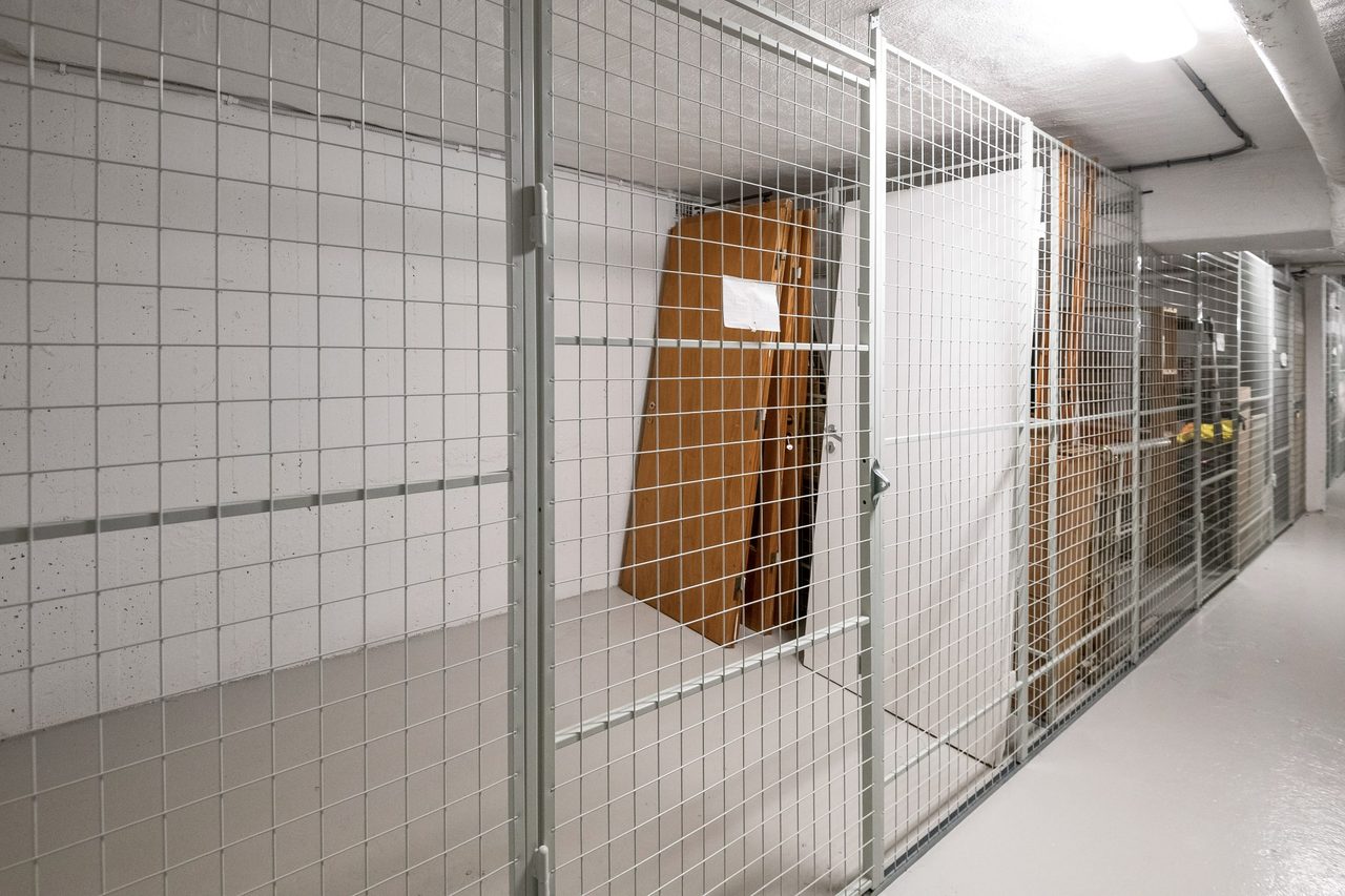 Stort och modernt förråd