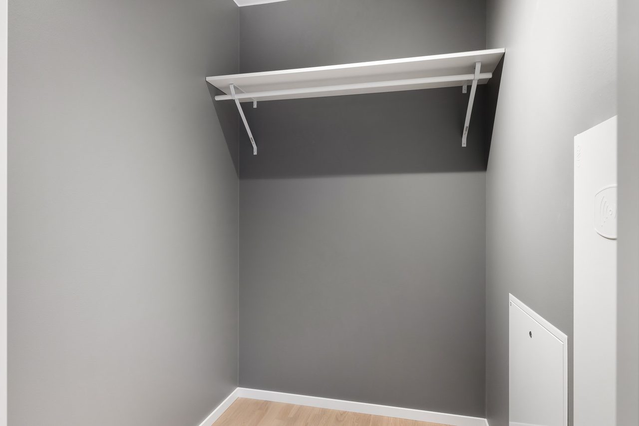 Walk-in closet