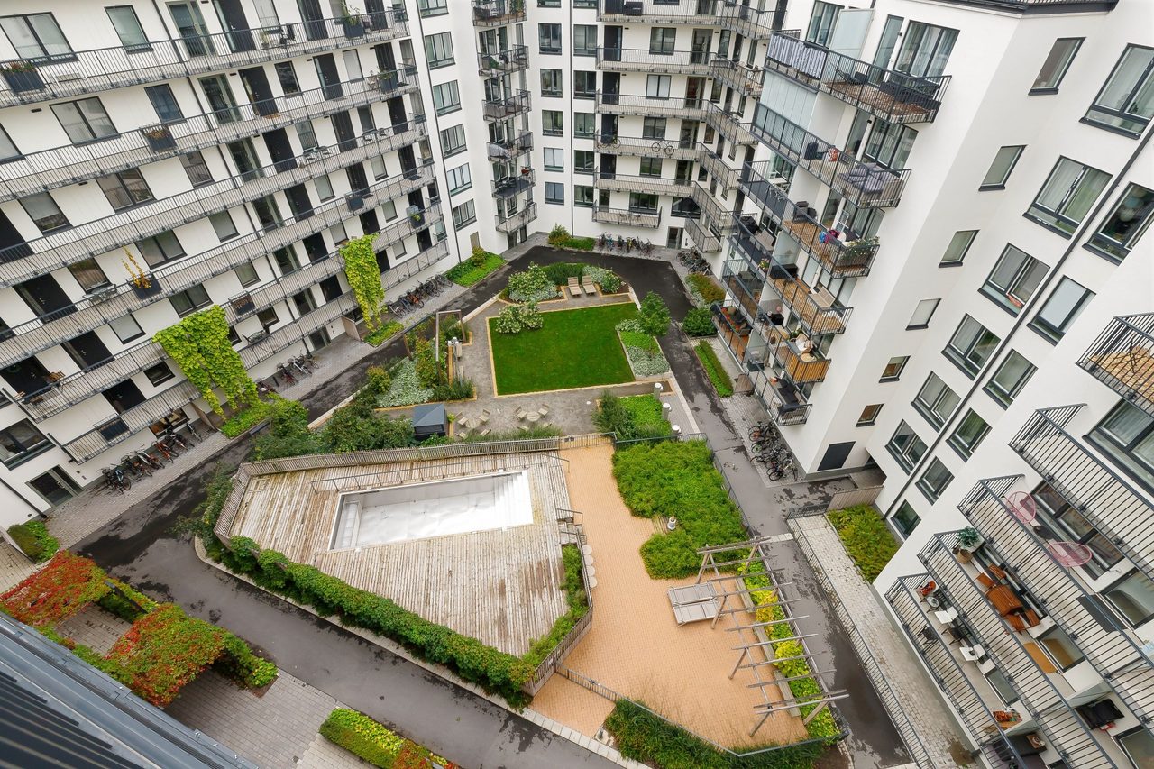 Föreningens innergård med pool!