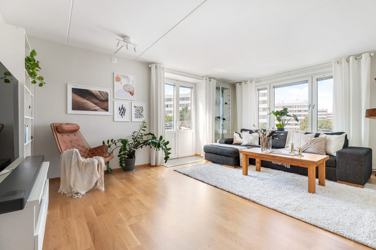 Jungfrudansen 27, 4/4 tr