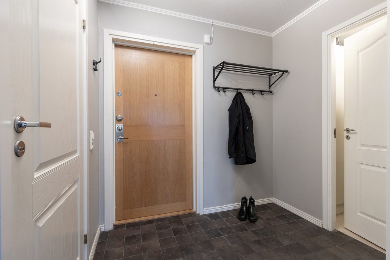 Hall och klädkammare