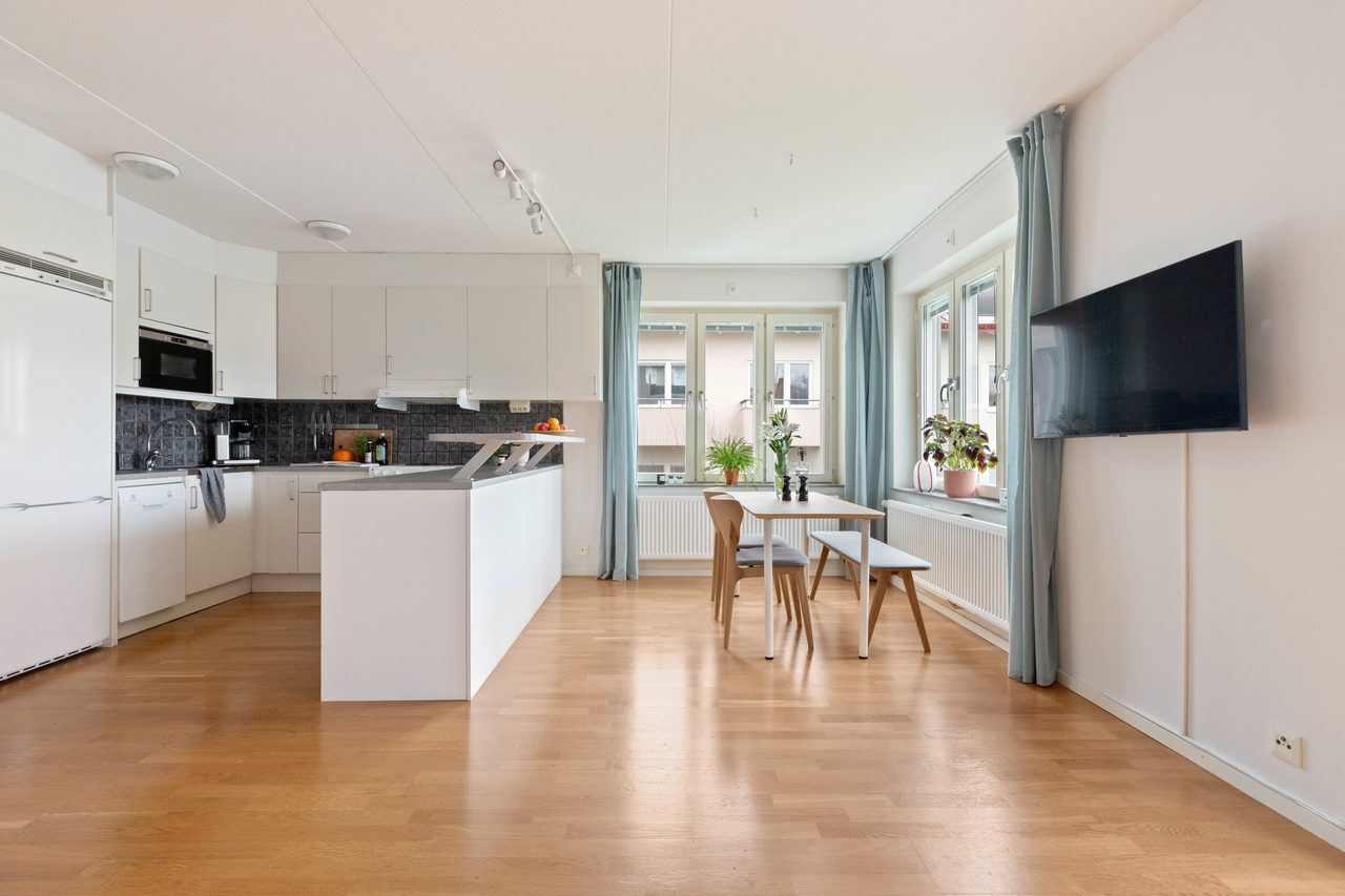 Mäster Simons väg 6A