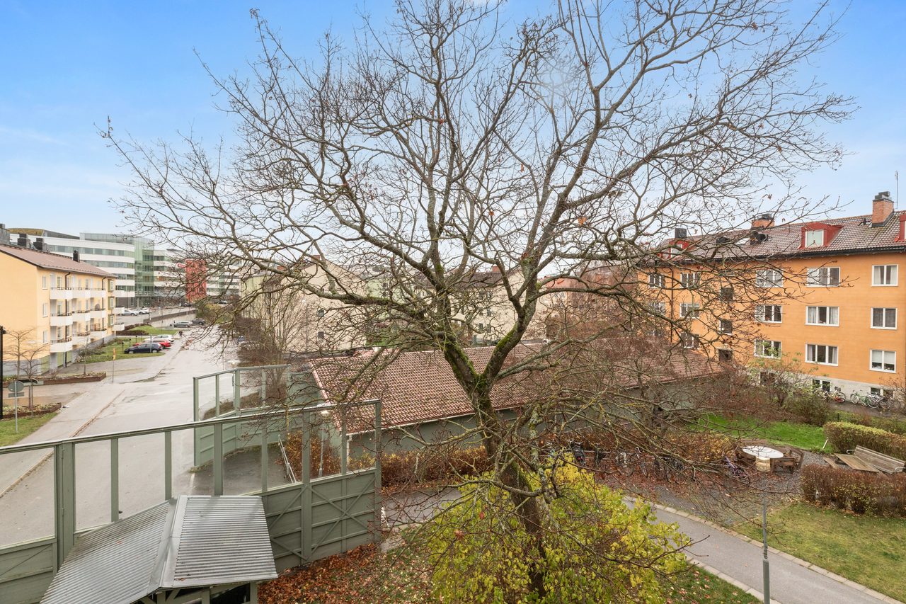 Mäster Simons väg 6A