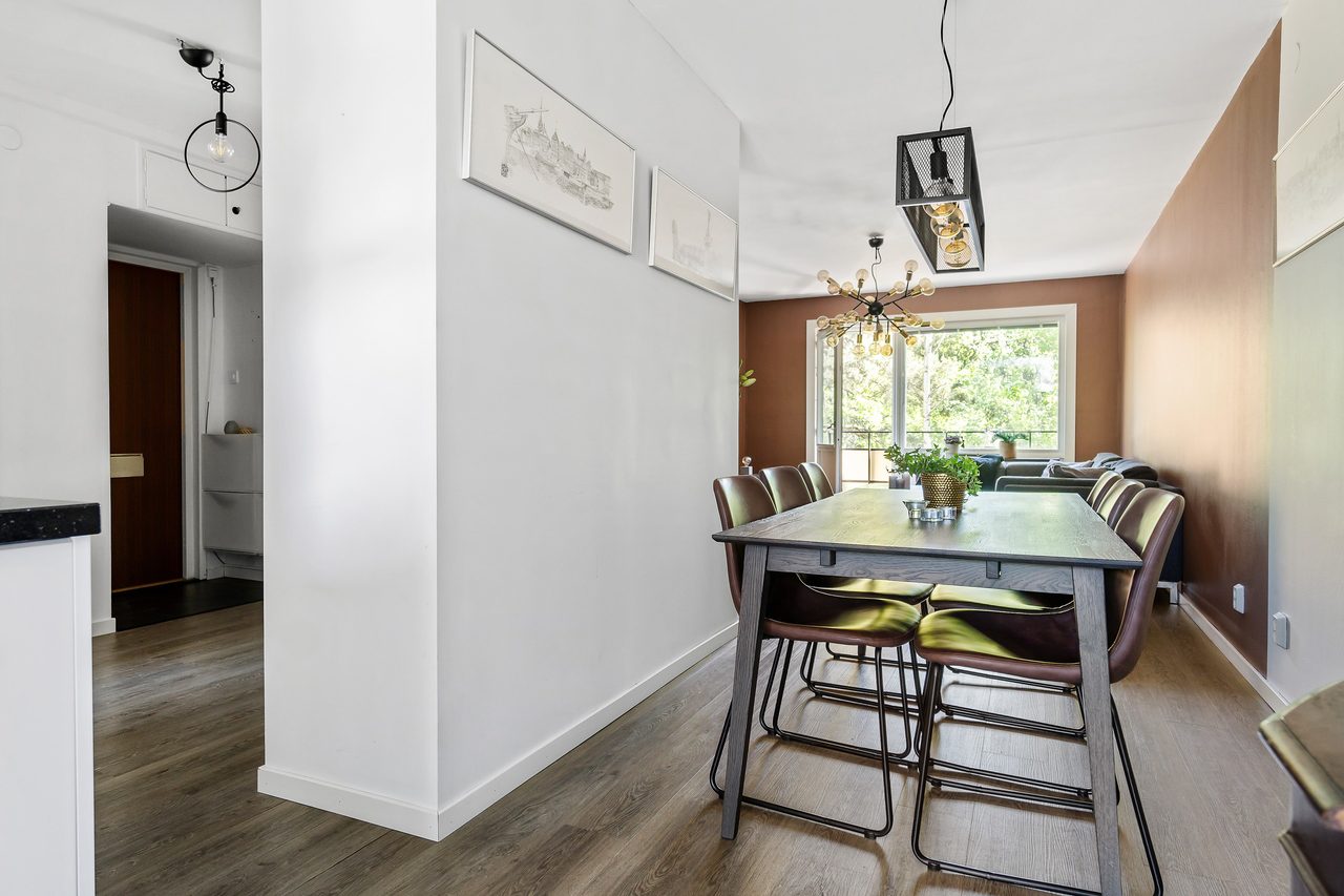 Trollesundsvägen 147,  2tr