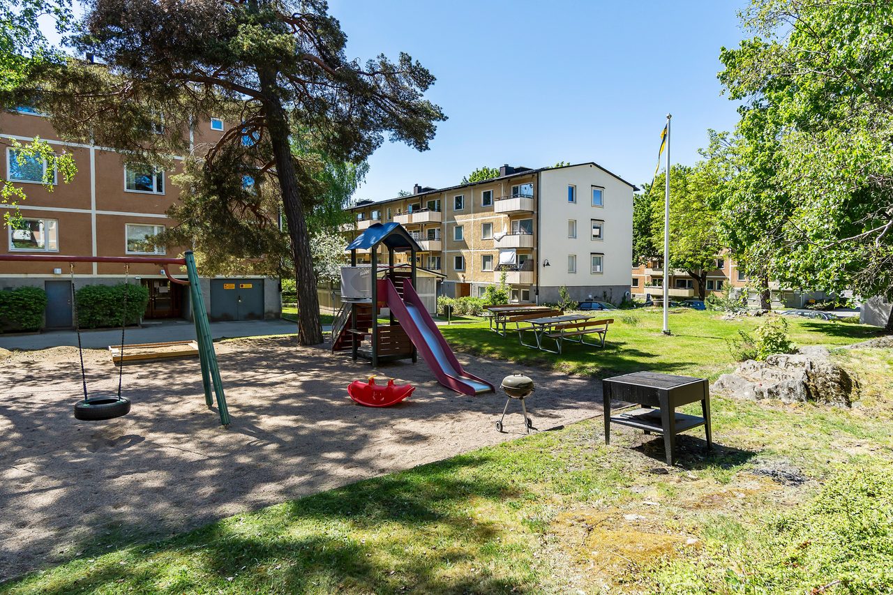 Trollesundsvägen 147,  2tr