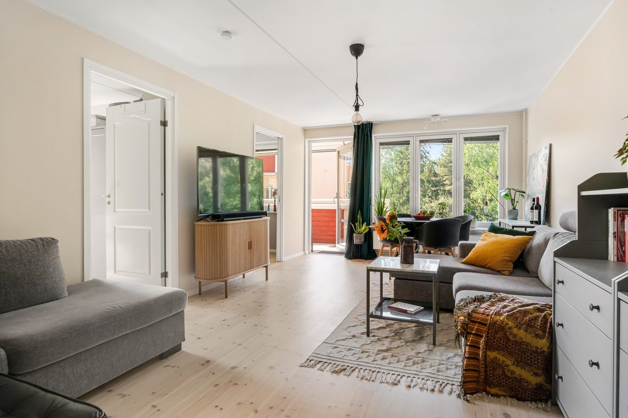 Majrovägen 33, 2 tr