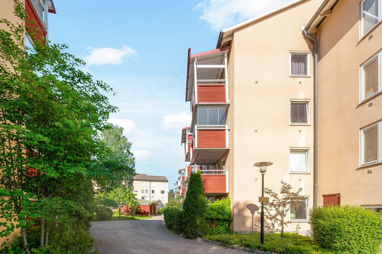 Majrovägen 33, 2 tr