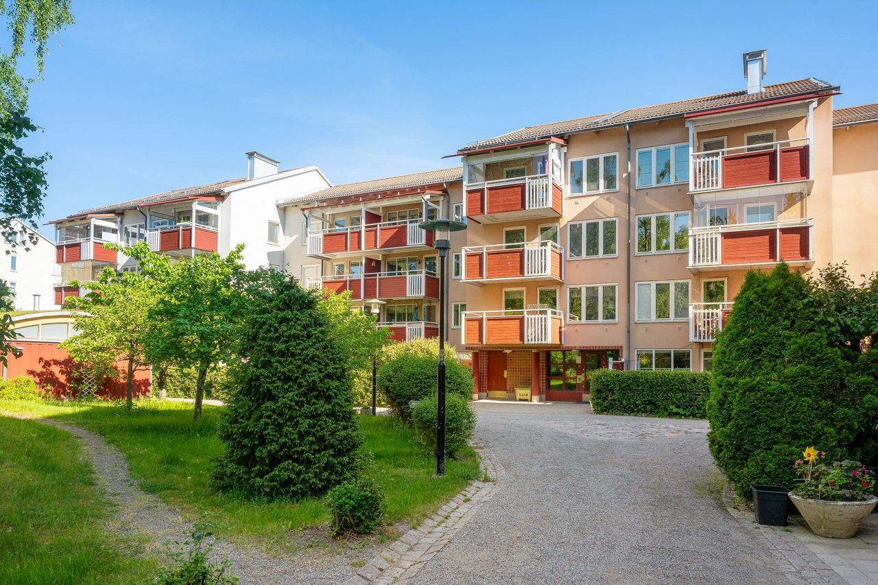 Majrovägen 33, 2 tr