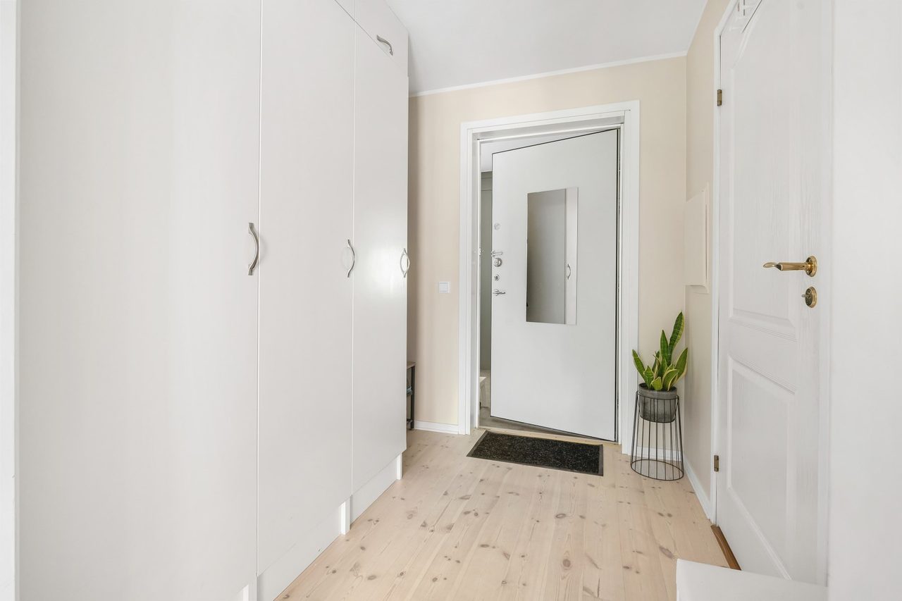 Majrovägen 33, 2 tr