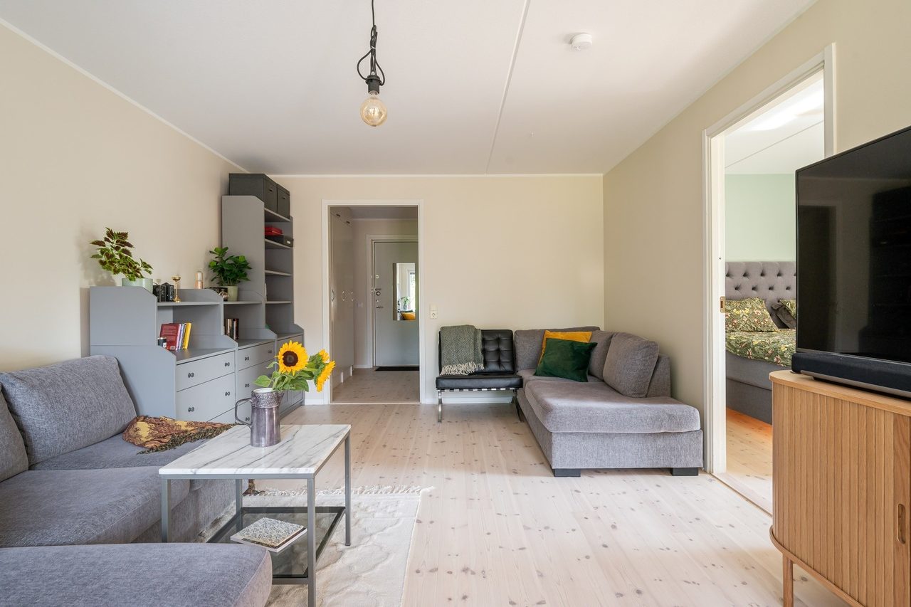 Majrovägen 33, 2 tr