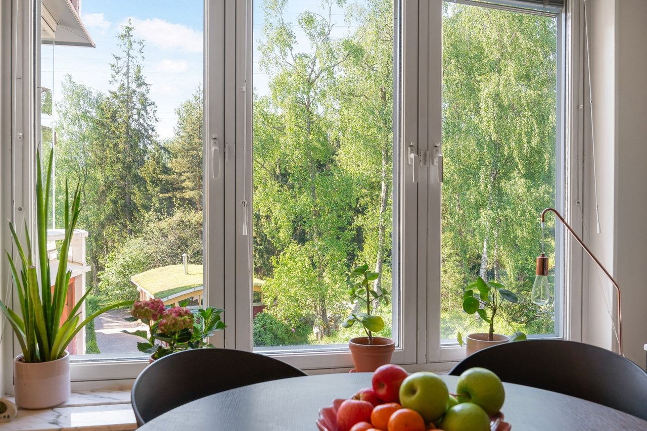 Majrovägen 33, 2 tr