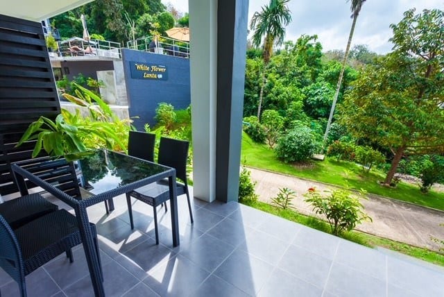 Lanta, Longbeach, White Flower apt. A2