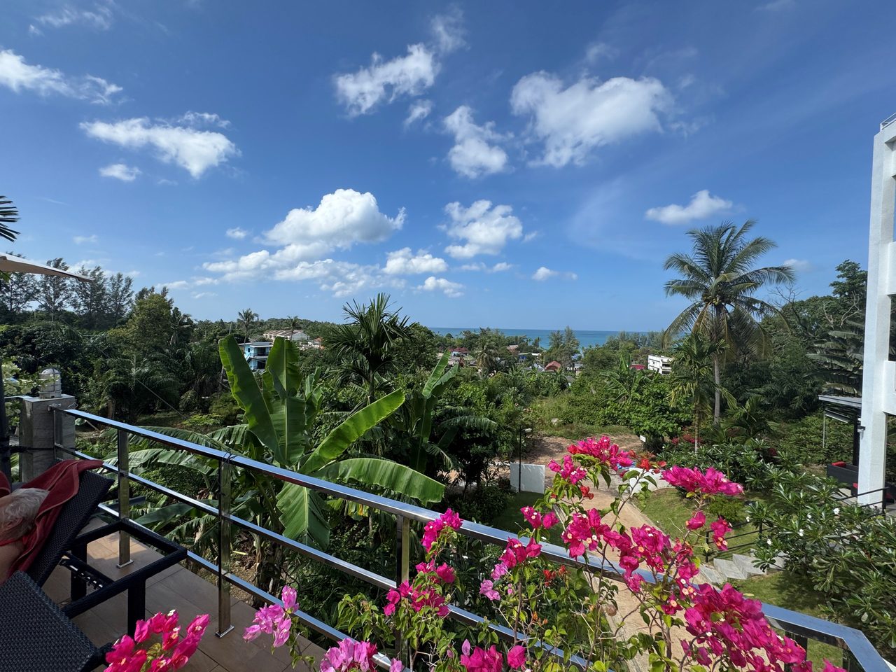 Lanta, Longbeach, White Flower apt. A2