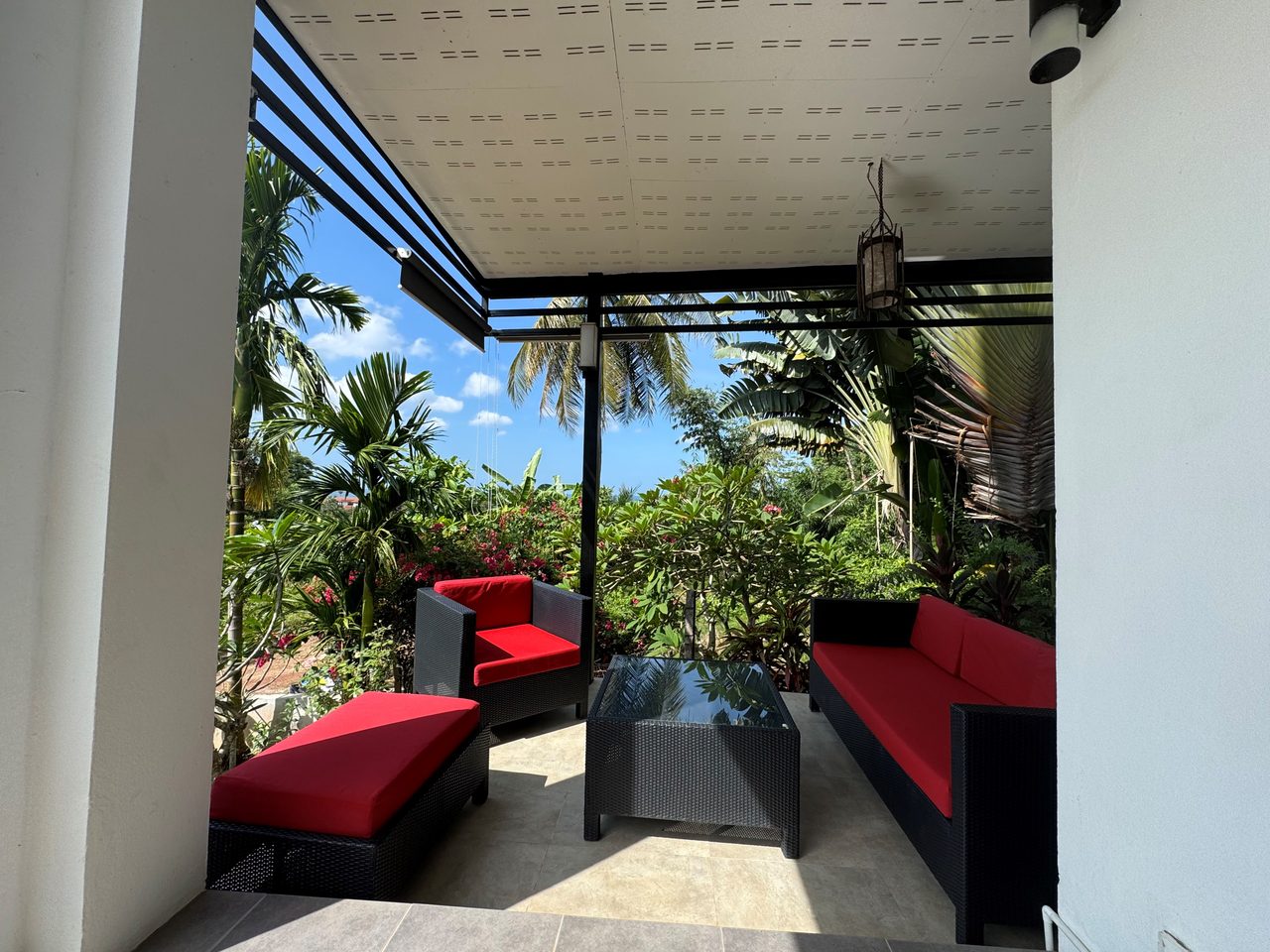 Lanta, Longbeach, White Flower apt. A2