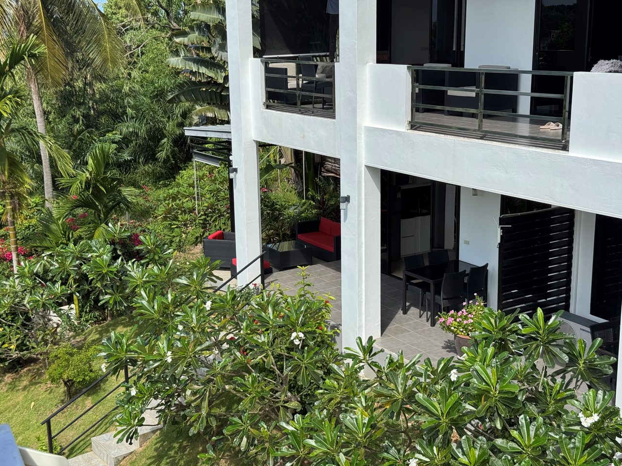 Lanta, Longbeach, White Flower apt. A2