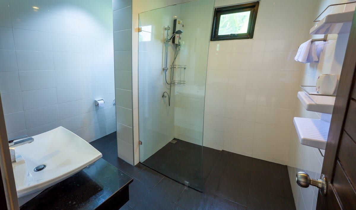 Lanta, Longbeach, White Flower apt. A2