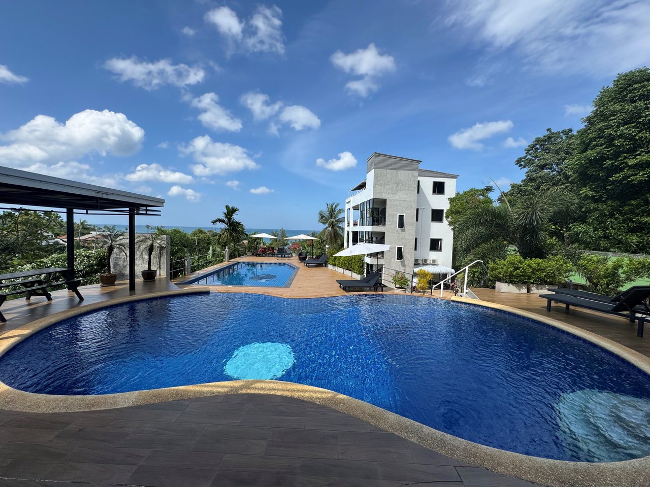 Lanta, Longbeach, White Flower apt. A2