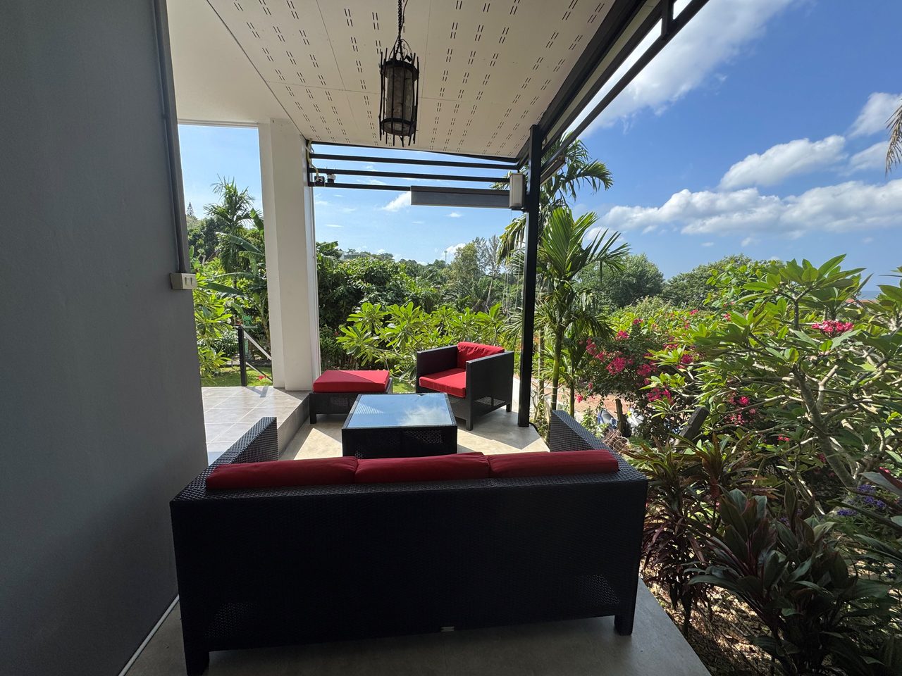 Lanta, Longbeach, White Flower apt. A2