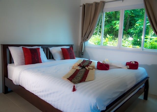 Lanta, Longbeach, White flower apt.  B2