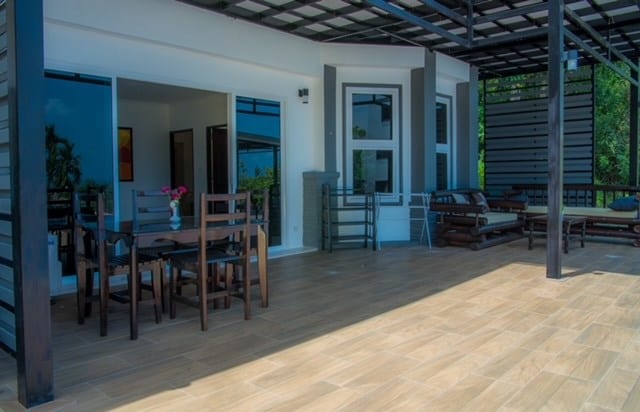 Lanta, Longbeach, White flower apt.  B2