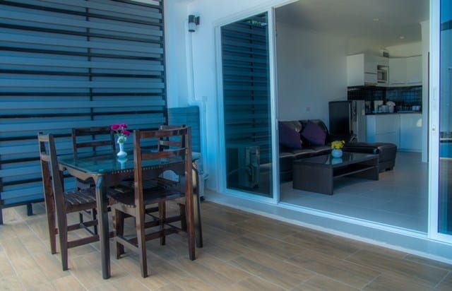 Lanta, Longbeach, White flower apt.  B2