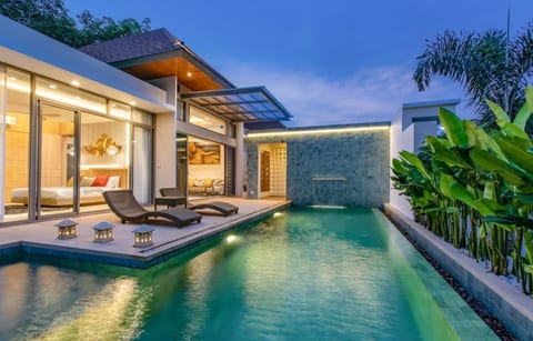 Khanaen Pool Villa i Thalang - Phuket