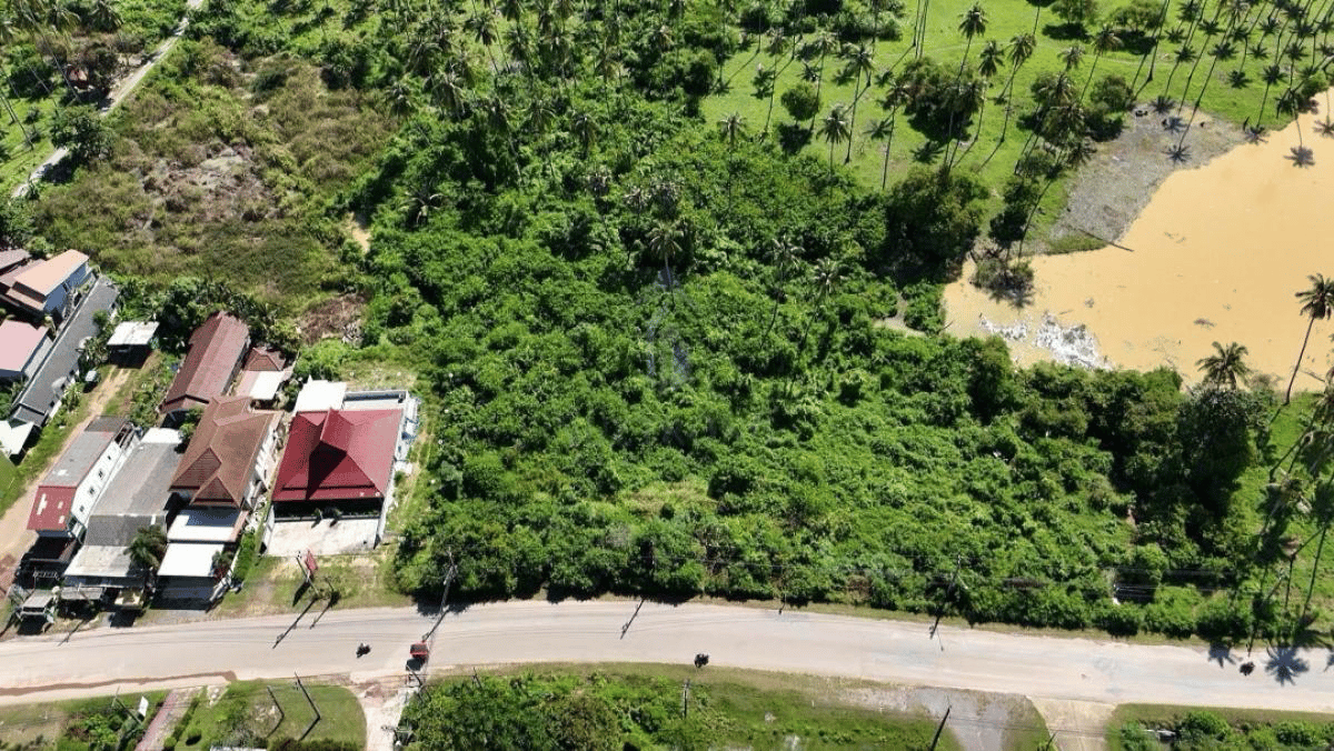 Tomt Khlong Kong 23 Rai 210 meter beach front