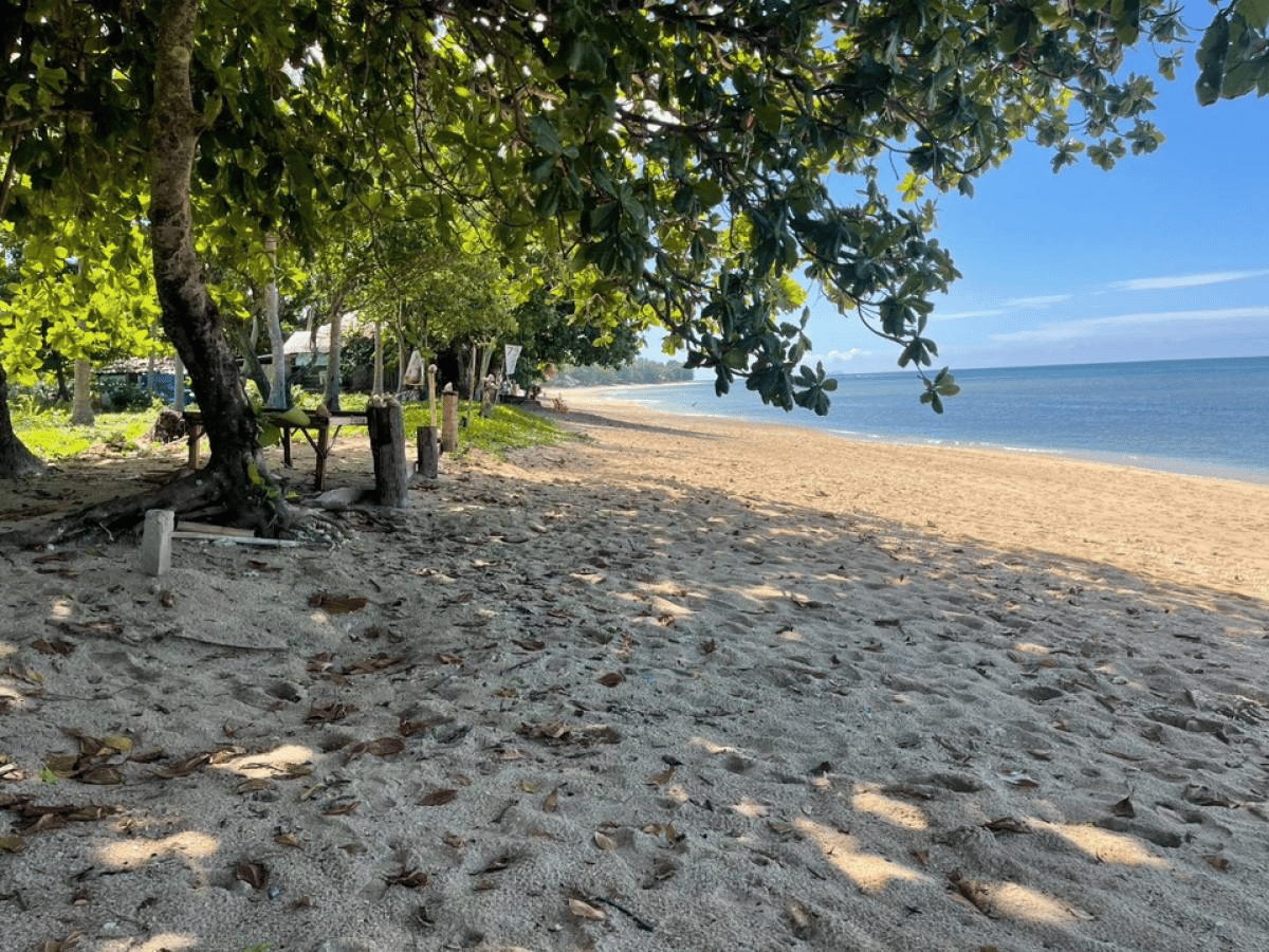 Tomt Khlong Kong 23 Rai 210 meter beach front