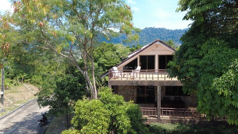 Top of the hill, Garden Hill