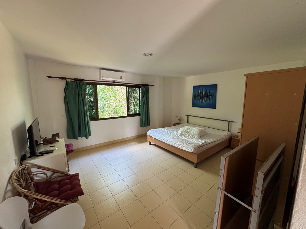 Top of the hill, Garden Hill