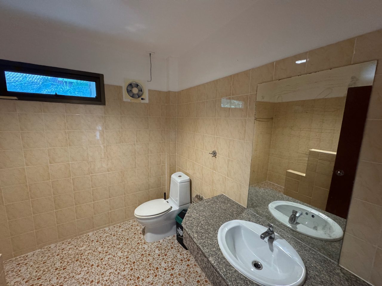 Top of the hill, Garden Hill