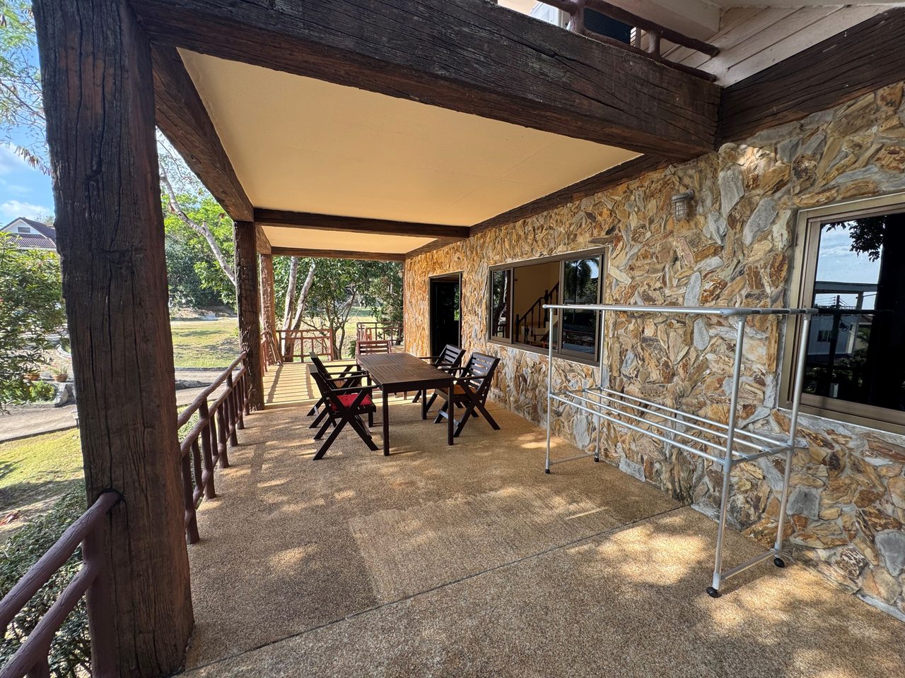 Top of the hill, Garden Hill