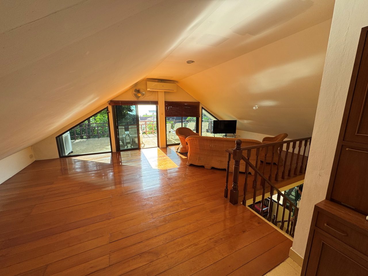 Top of the hill, Garden Hill