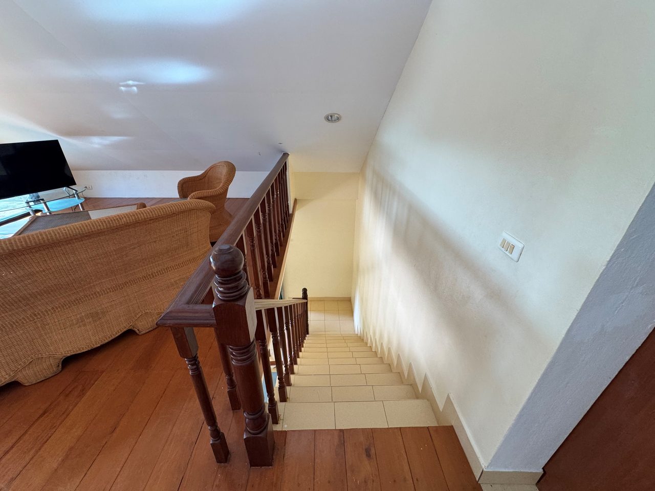 Top of the hill, Garden Hill