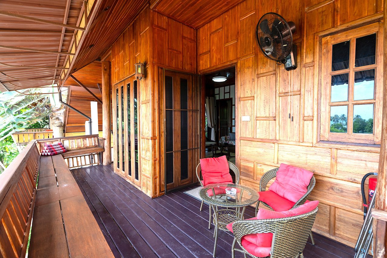 15 Balcony seats and cooling fan