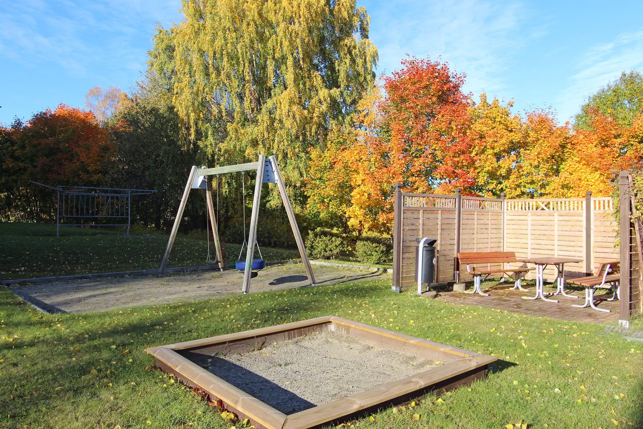 Gemensam uteplats samt lekplats