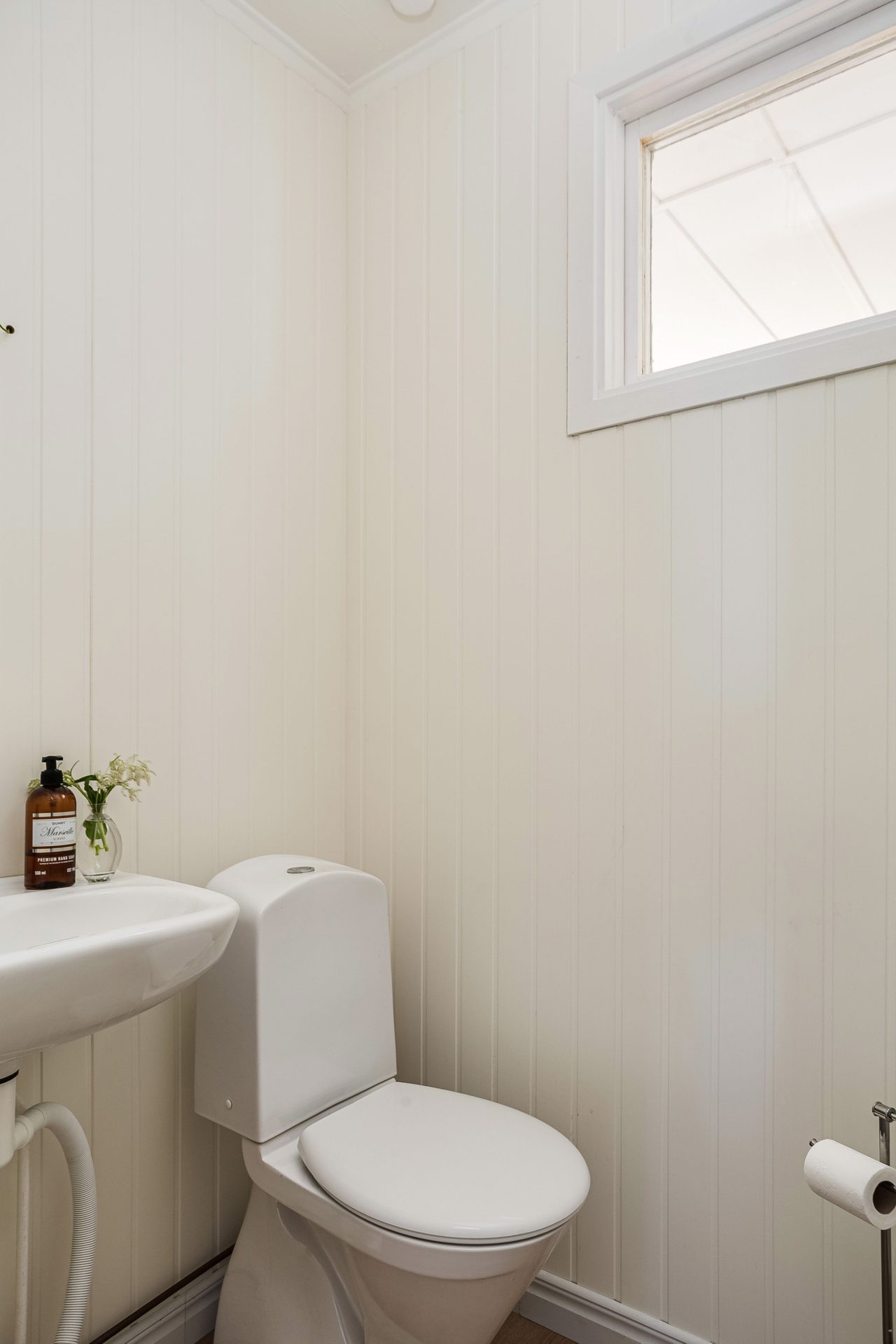 Toalettrum i entréplan