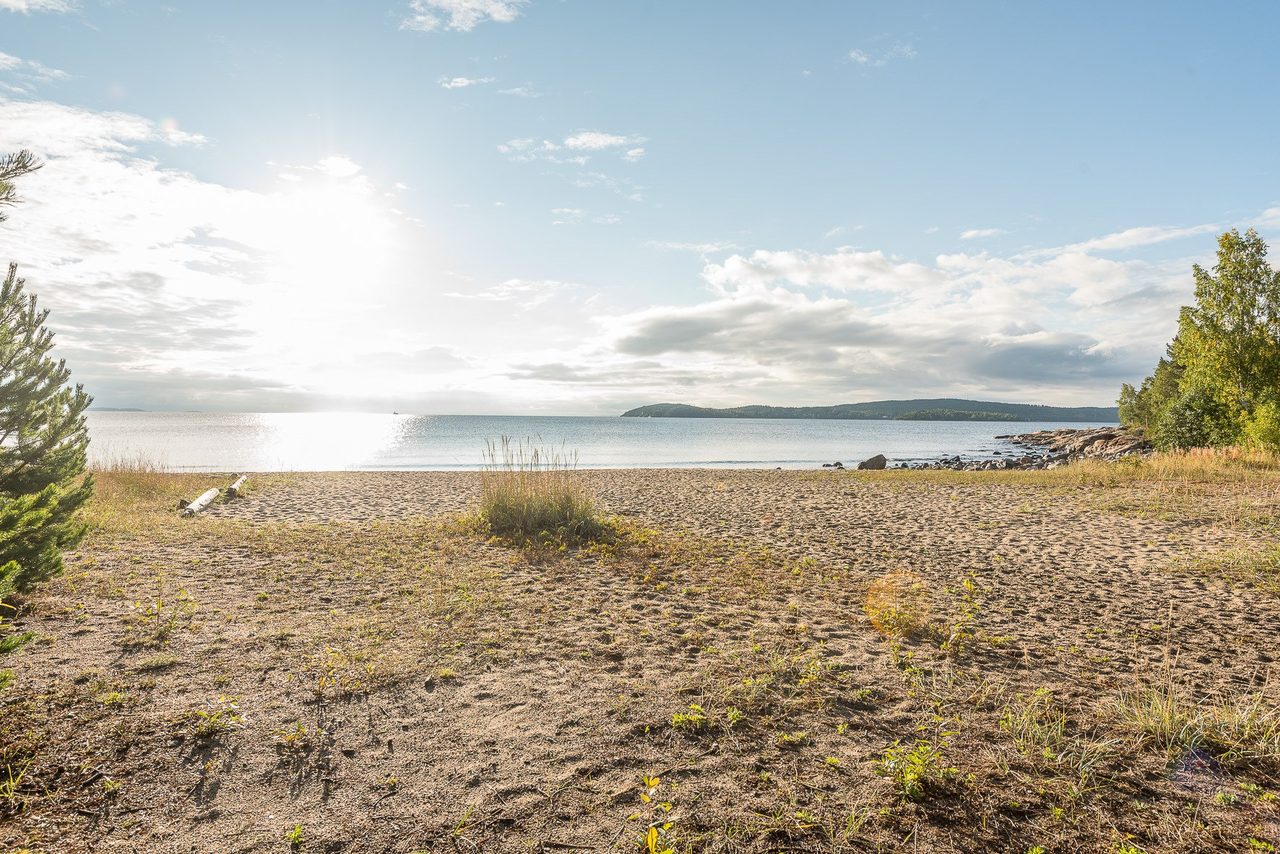 En av stränderna i närområdet