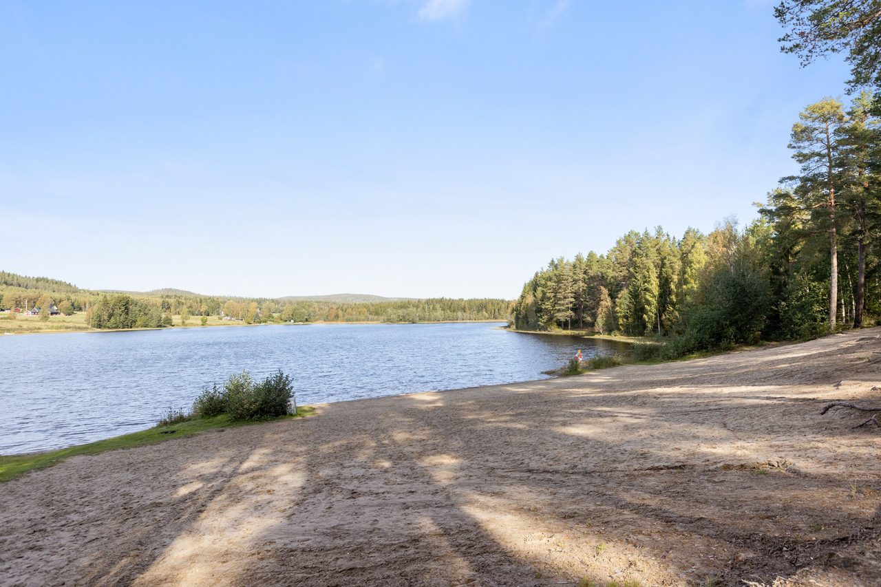 Badplats vid Lögdösjön