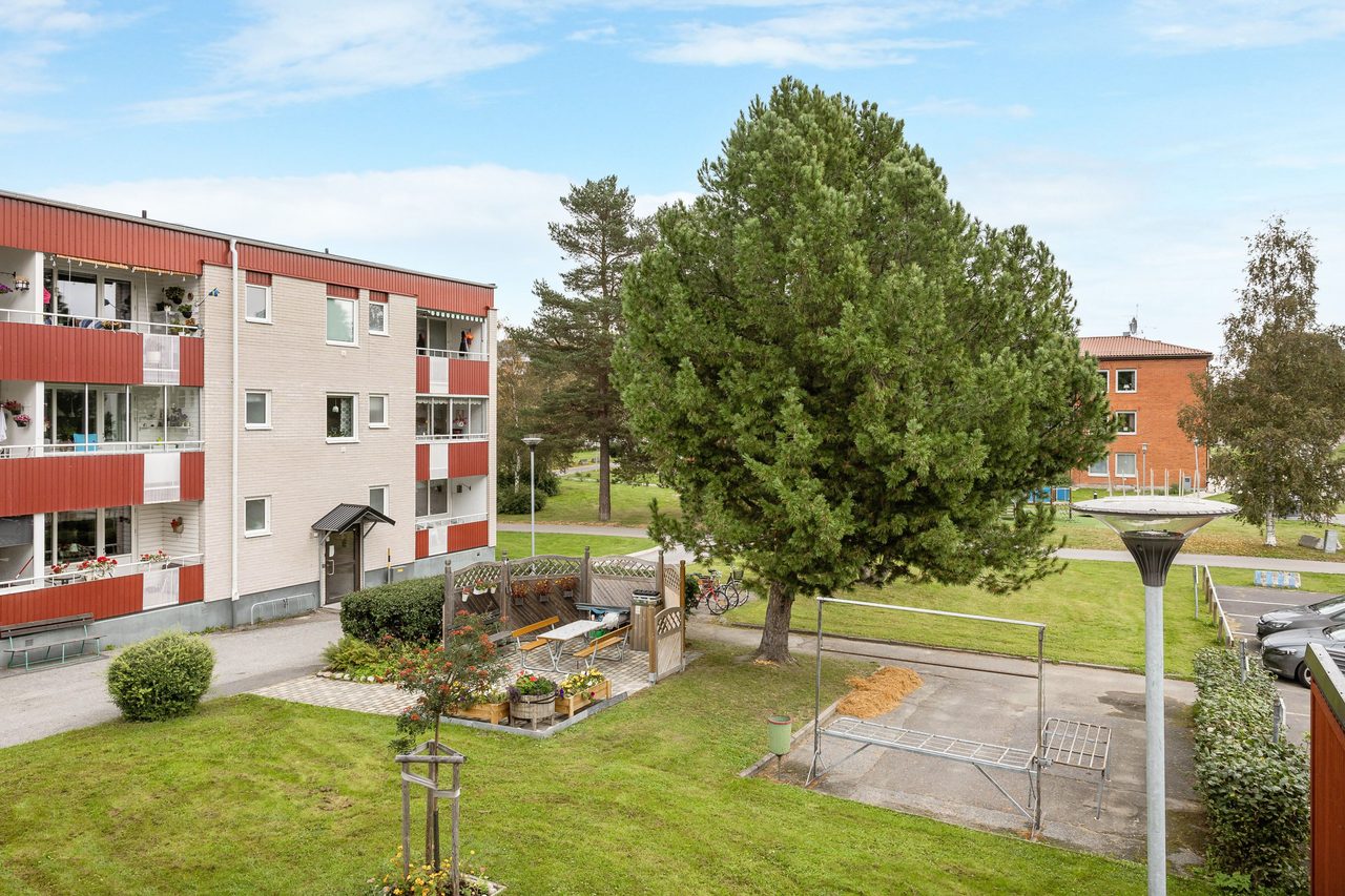 Fin innergård med gemensam uteplats