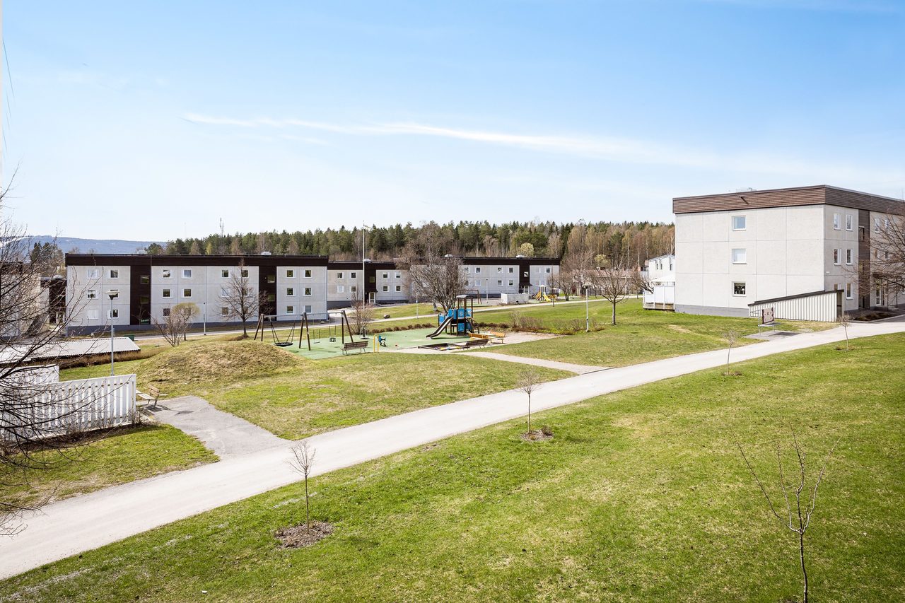 Fina grönområden med flera lekplatser och gemensamma uteplatser