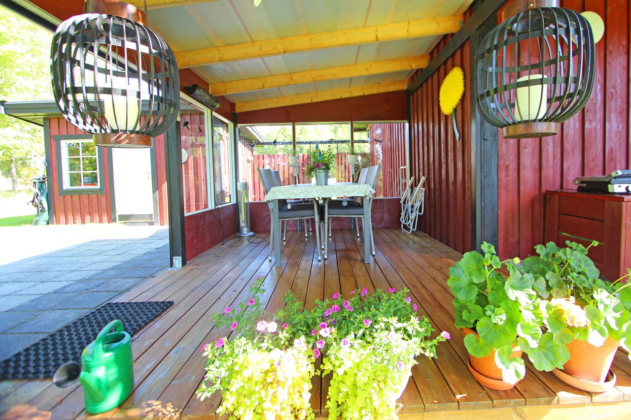 Altan delvis inglasad