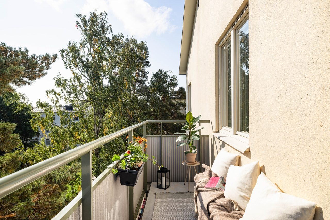 Per Lindeströms väg 76