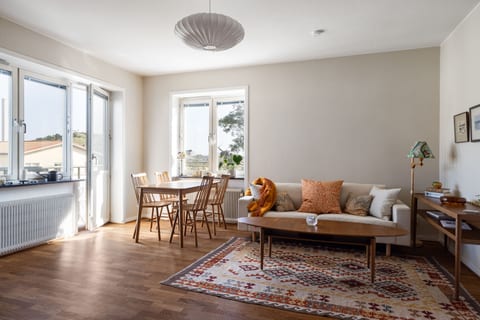 Per Lindeströms väg 76