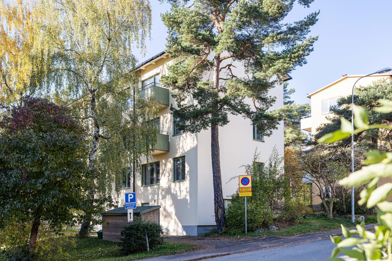 Per Lindeströms väg 84