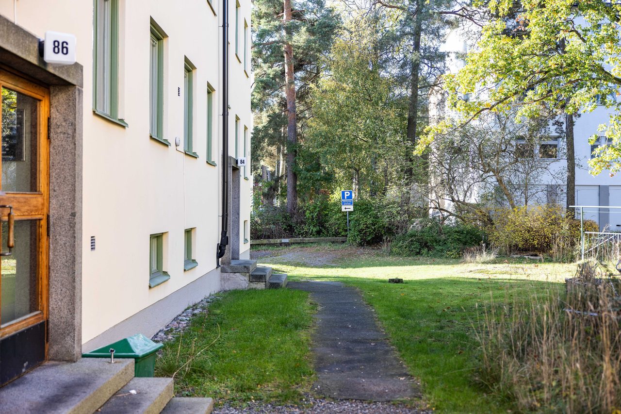 Per Lindeströms väg 84