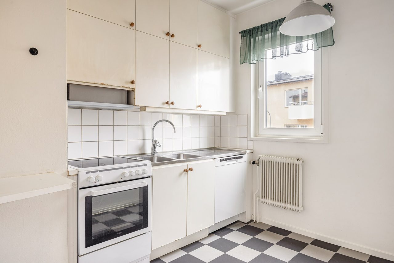 Per Lindeströms väg 82