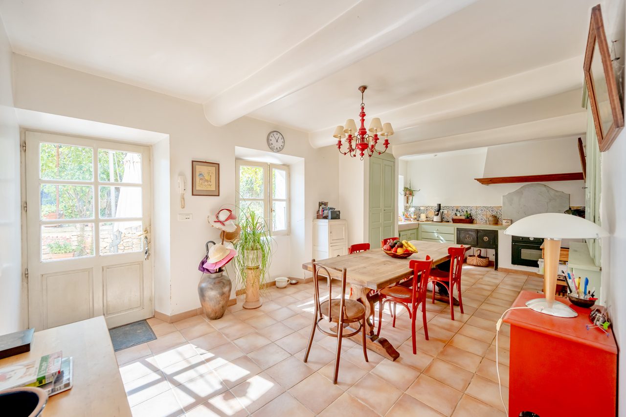 Frankrike, Saint-Maximin-La-Sainte-Baume