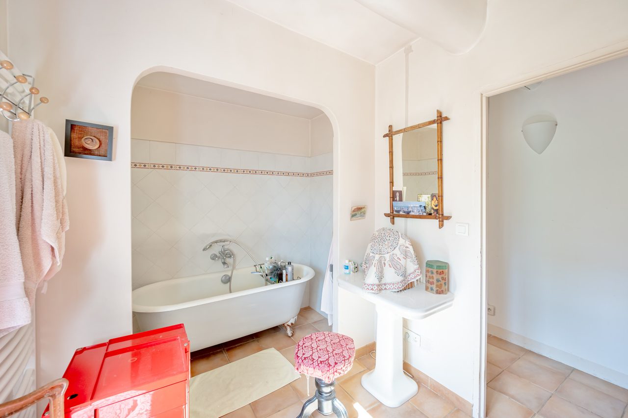 Frankrike, Saint-Maximin-La-Sainte-Baume