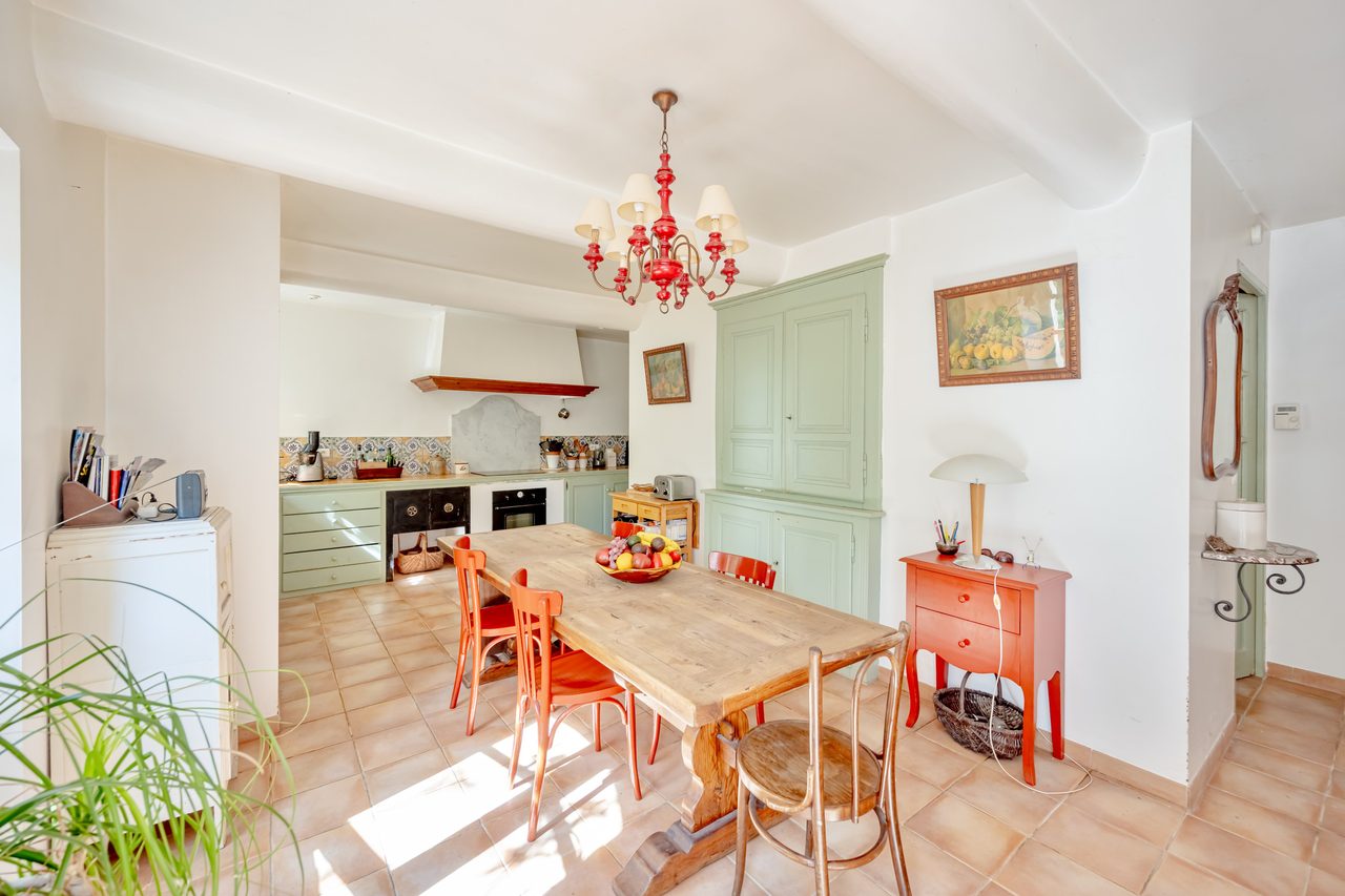 Frankrike, Saint-Maximin-La-Sainte-Baume